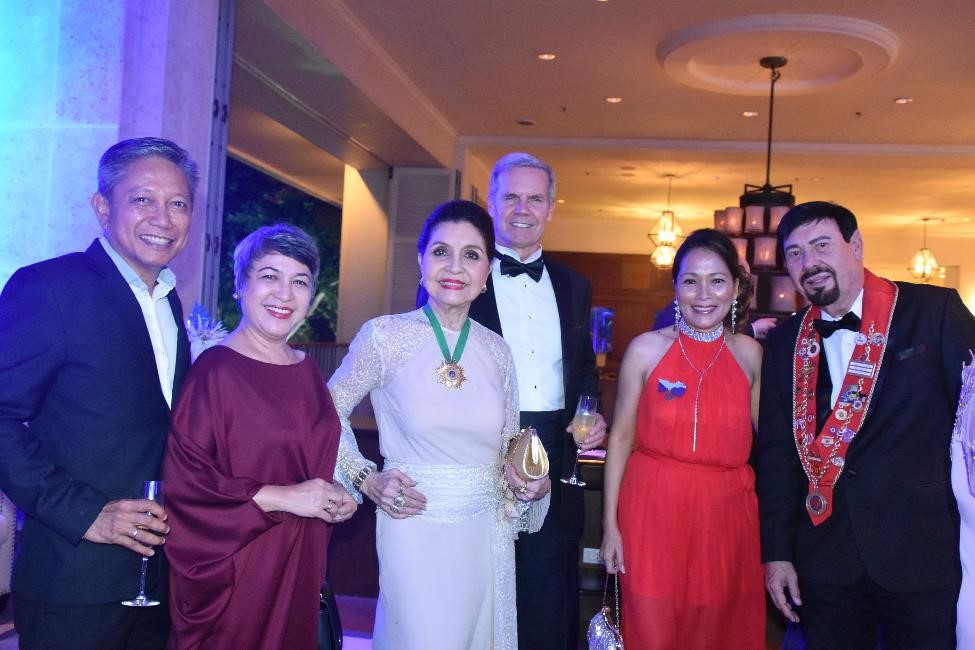Cebu's 26th Christmas Ball and Grand Diner Amical "RED CHRISTMAS"